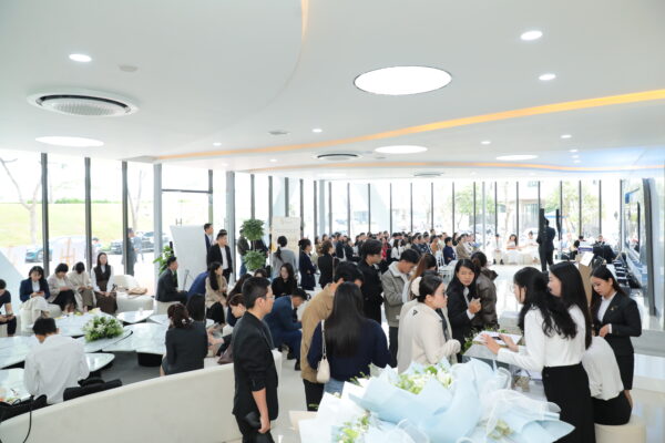 Hình ảnh khách hàng tham gia sự kiện